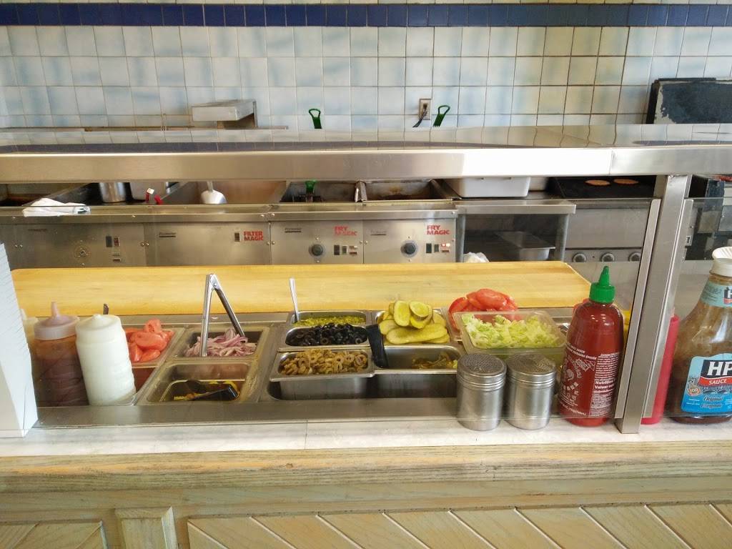 T.C.s Burgers | restaurant | 15198 Yonge St, Aurora, ON L4G 1L9, Canada | 9058411380 OR +1 905-841-1380