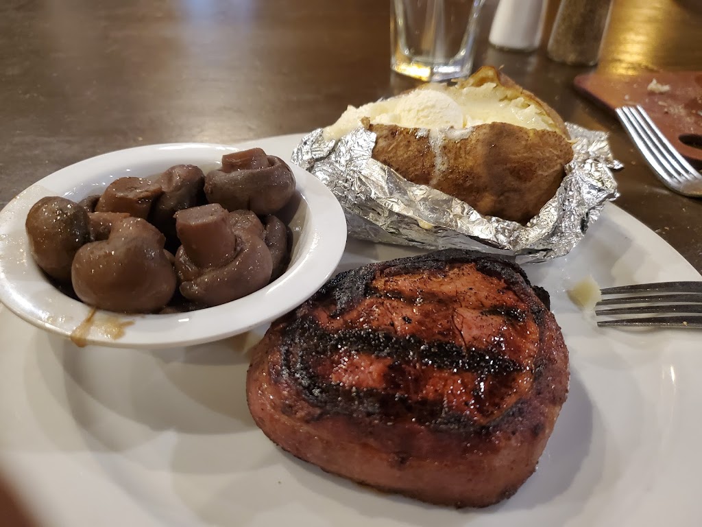 McBrides Steakhouse | restaurant | 4537 Maplewood Ave, Wichita Falls, TX 76308, USA | 9406960250 OR +1 940-696-0250