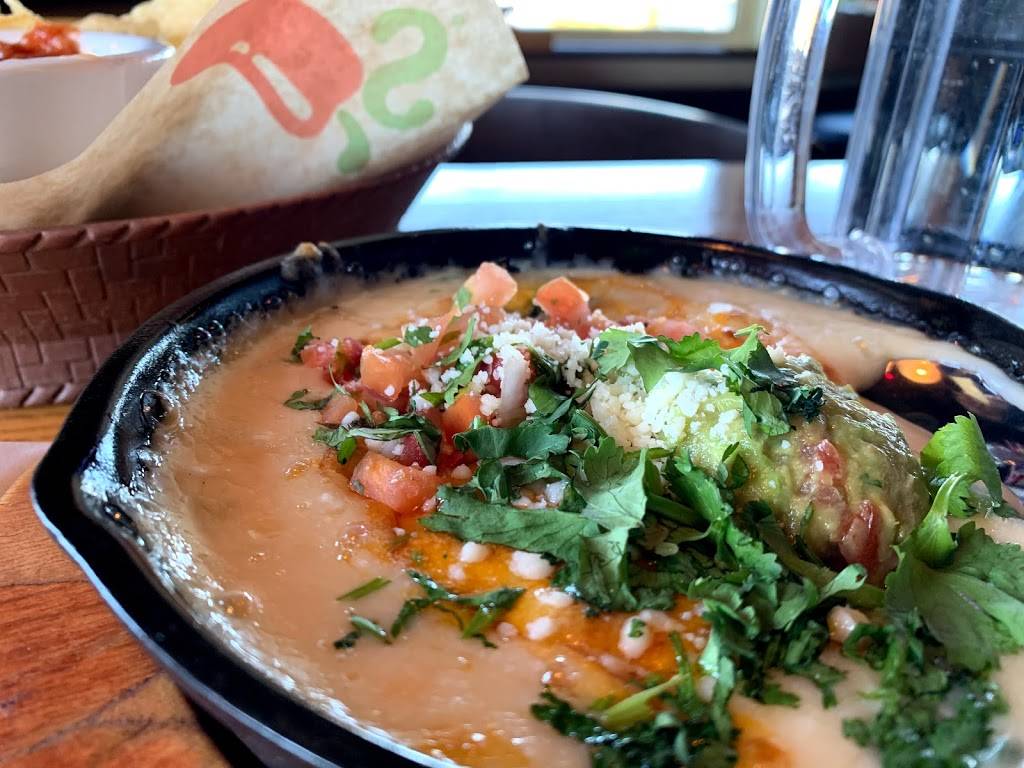 Chilis Grill & Bar | restaurant | 9945 Hudson Pl, Woodbury, MN 55125, USA | 6517398177 OR +1 651-739-8177