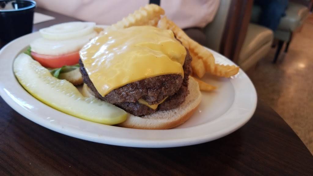 Clydes Restaurant | restaurant | 2107 S Main St, Waynesville, NC 28786, USA | 8284569135 OR +1 828-456-9135