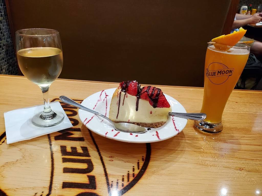 Blue Moon Brewhouse | restaurant | 6000 N Terminal Pkwy, Atlanta, GA 30320, USA | 4047629180 OR +1 404-762-9180