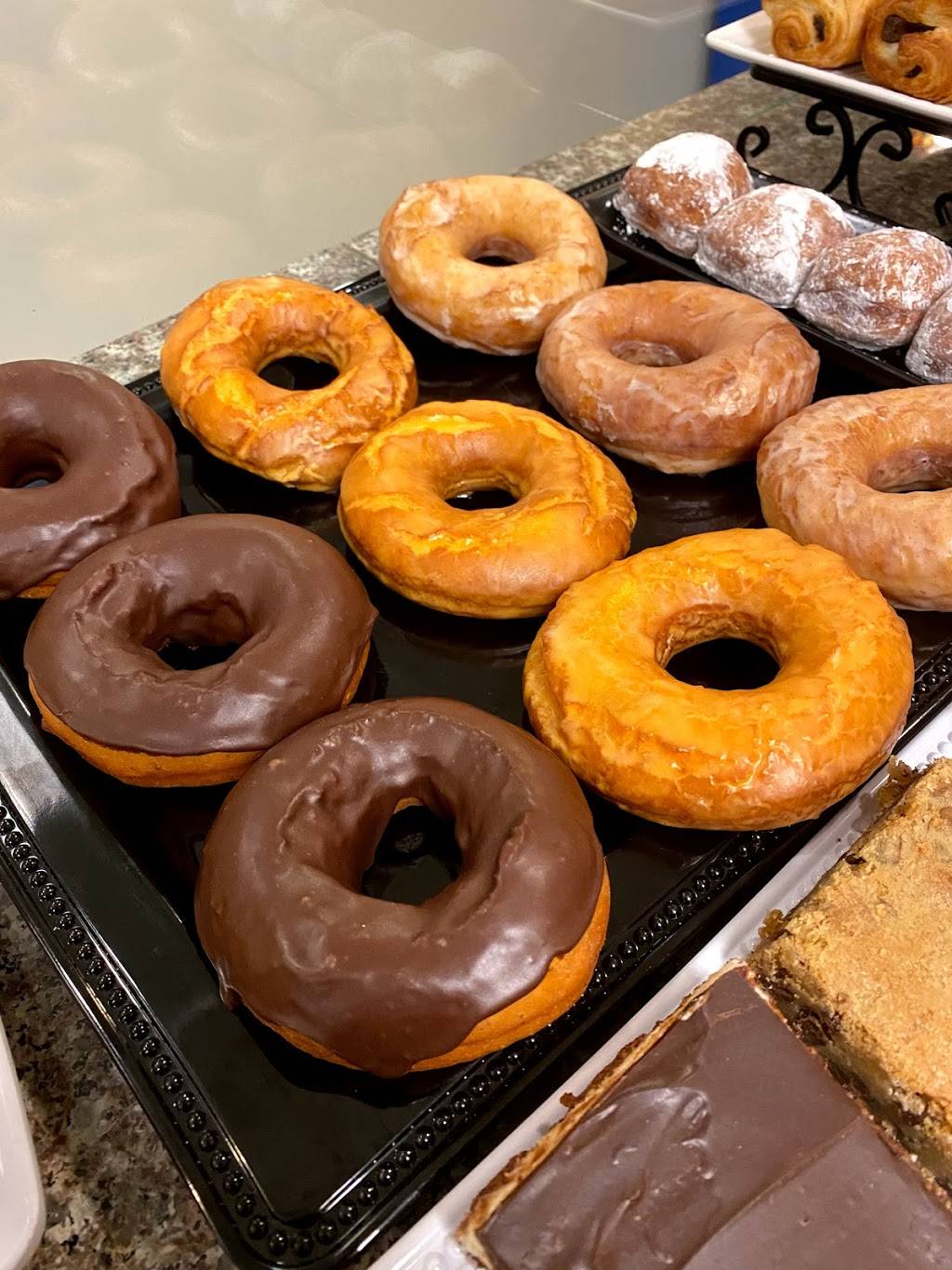 Kneads & Wants Artisan Bakery and Cafe | bakery | 8042 Lincoln Ave, Skokie, IL 60077, USA | 2244706970 OR +1 224-470-6970