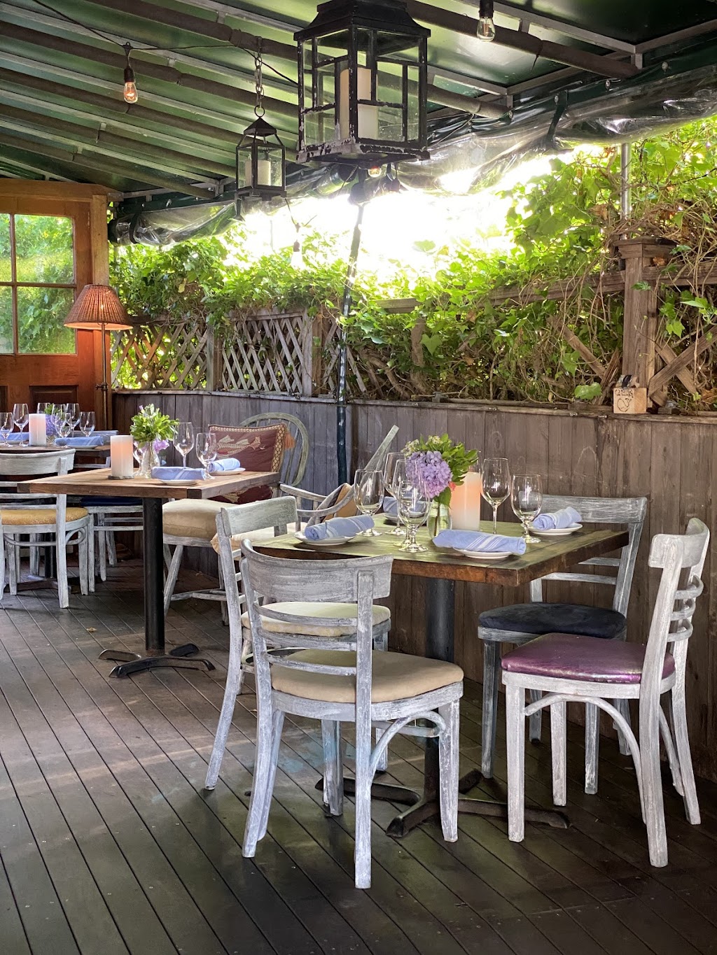 American Seasons | restaurant | 80 Centre St, Nantucket, MA 02584, USA | 5082287111 OR +1 508-228-7111