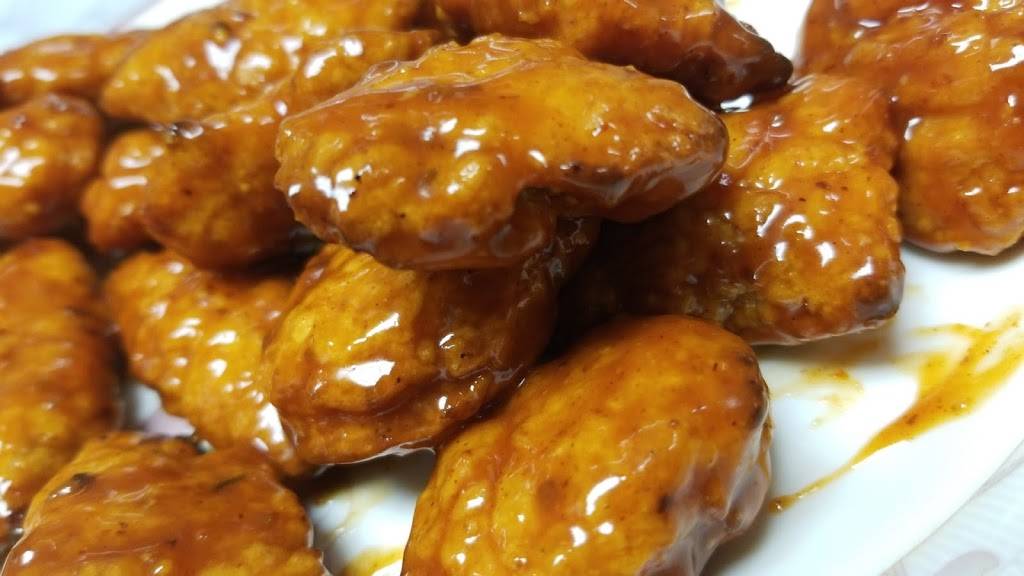 Ginos Pizza | restaurant | 3282 Lake Shore Blvd W, Etobicoke, ON M8V 1M1, Canada | 8663104466 OR +1 866-310-4466