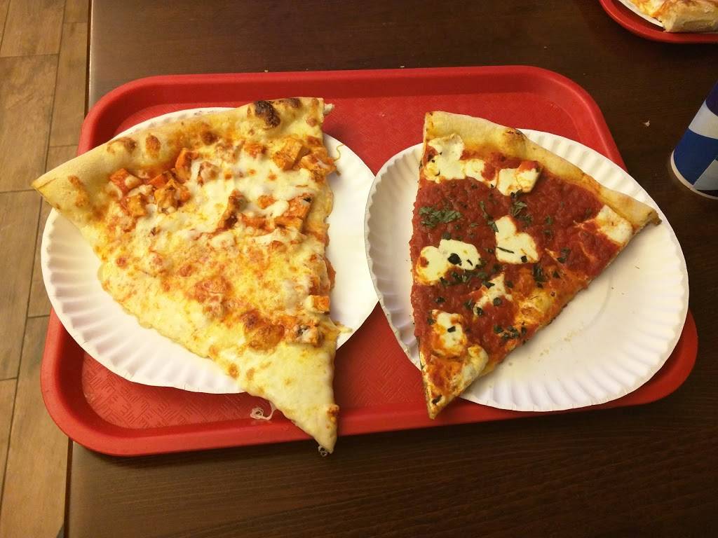 Roccos Pizzeria | restaurant | 7818 5th Ave, Brooklyn, NY 11209, USA | 7182387658 OR +1 718-238-7658