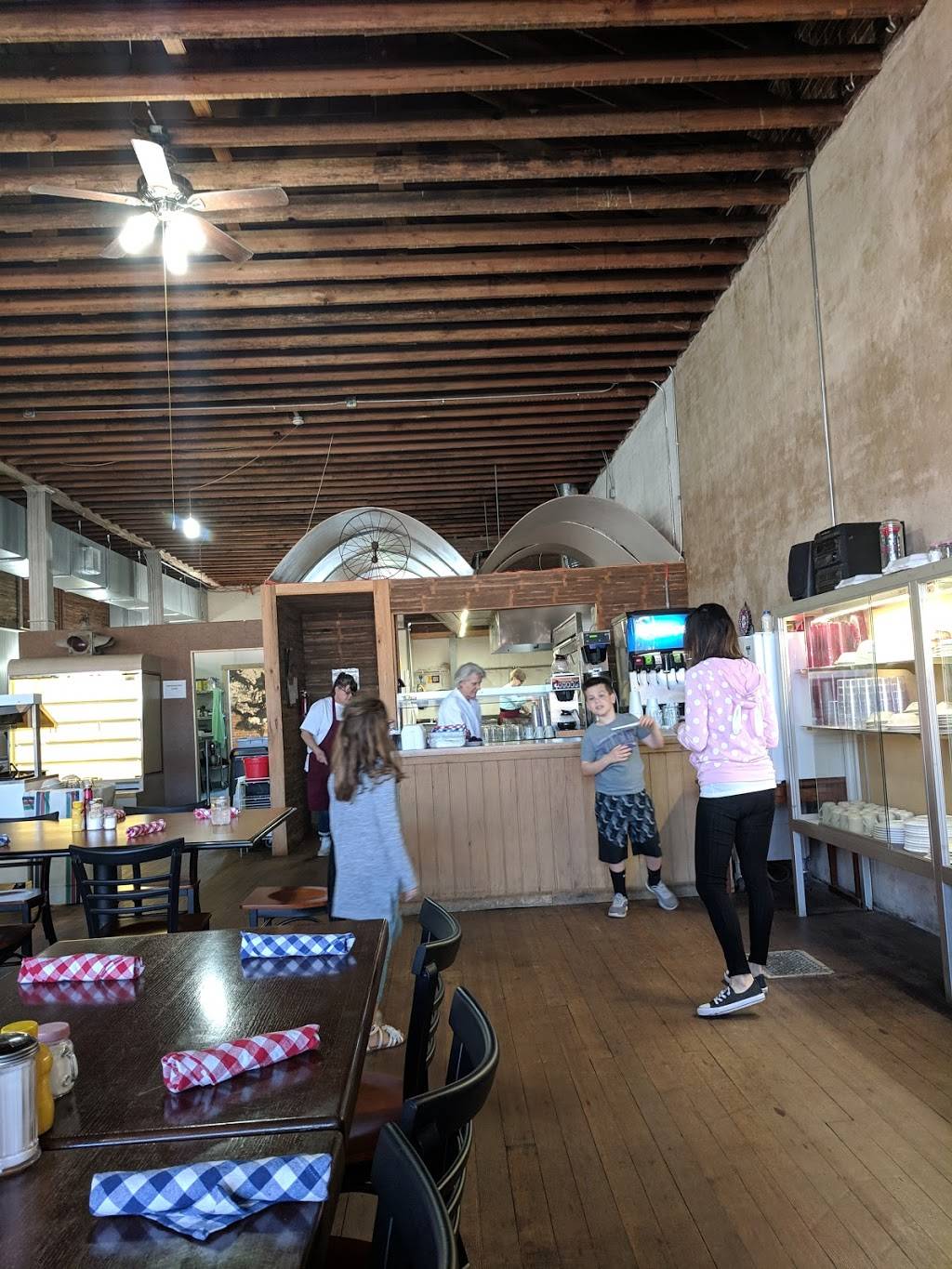 The Jewell Cafe and Marketplace | restaurant | 110 S Ohio St, Mt Hope, KS 67108, USA | 3166671134 OR +1 316-667-1134