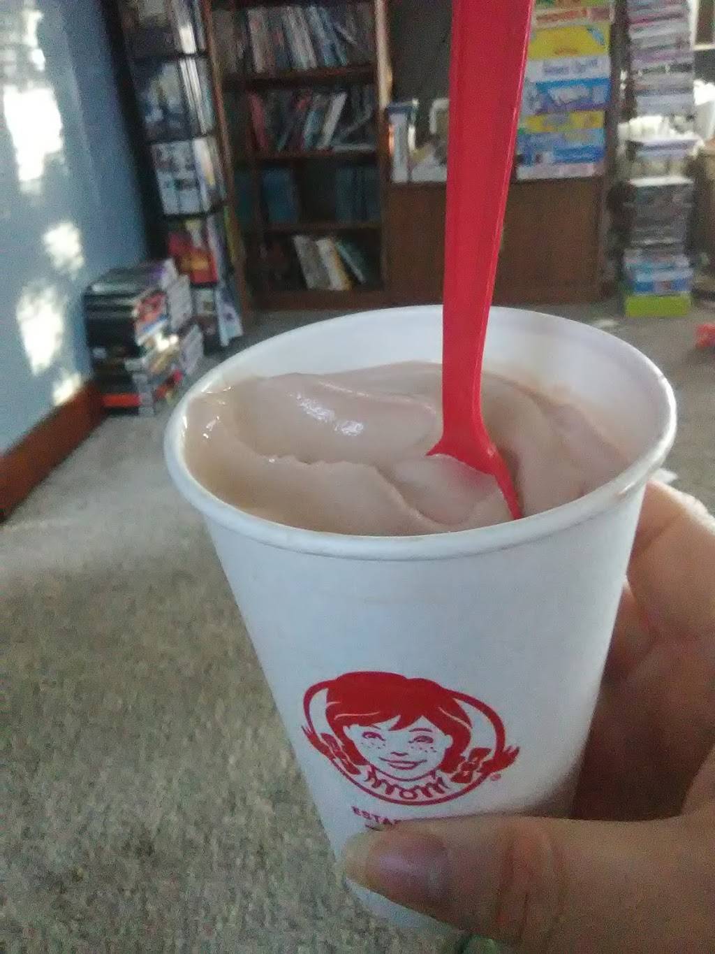 Wendys | restaurant | 700 N Main St, Hutchinson, KS 67501, USA | 6206622863 OR +1 620-662-2863