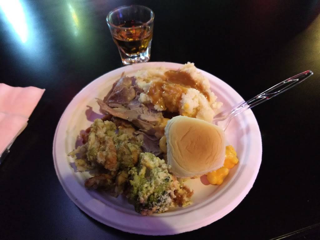 Ice House Tavern and Grill | restaurant | 10036 Brookpark Rd, Cleveland, OH 44130, USA | 2162677660 OR +1 216-267-7660