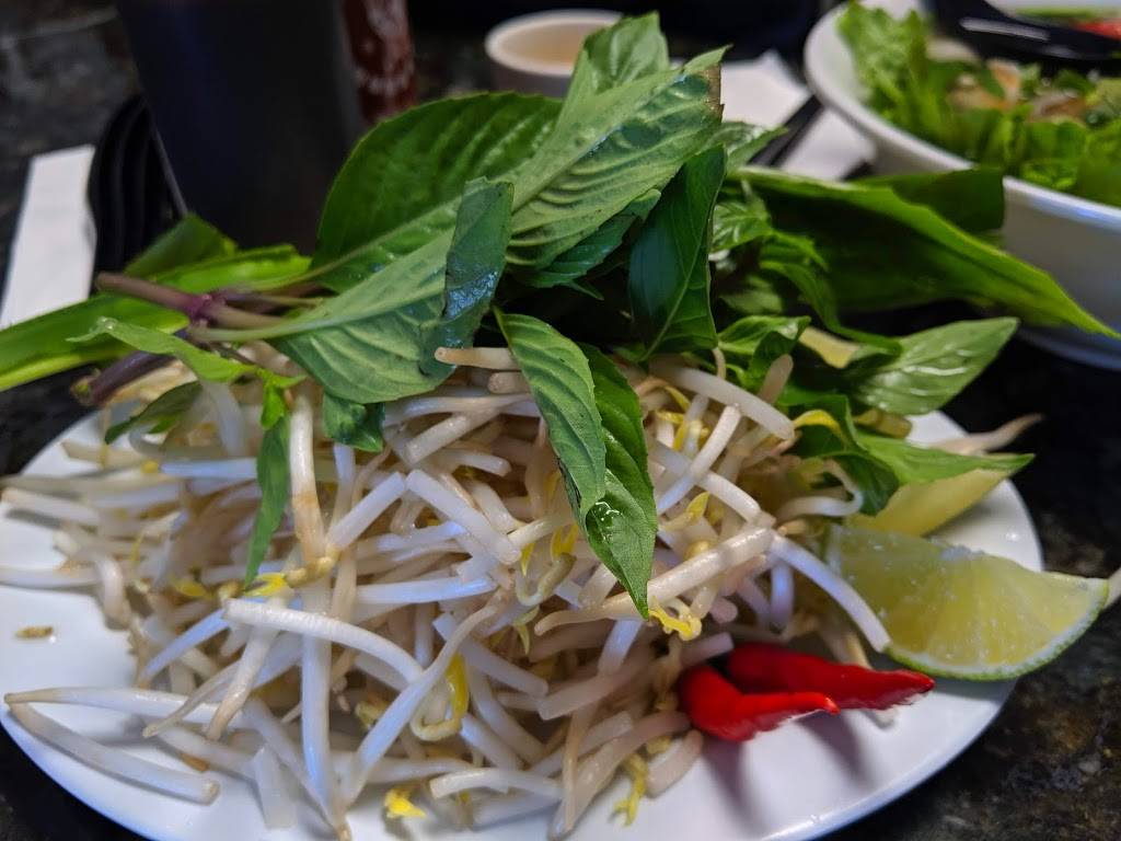 Pho Huong Trang | restaurant | 3366 Keele St, North York, ON M3M 2Y9, Canada | 4166381480 OR +1 416-638-1480