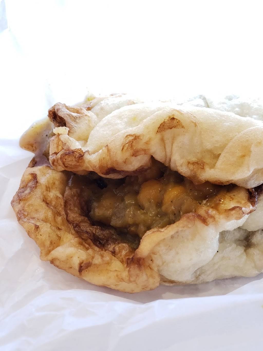 Lenas Roti & Doubles | restaurant | 6990 Financial Dr, Mississauga, ON L5N 8J4, Canada | 9058214000 OR +1 905-821-4000