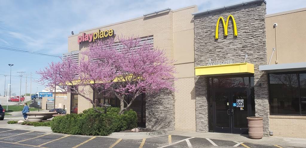 McDonalds | cafe | 3121 S 4th St Trfy, Leavenworth, KS 66048, USA | 9136515577 OR +1 913-651-5577