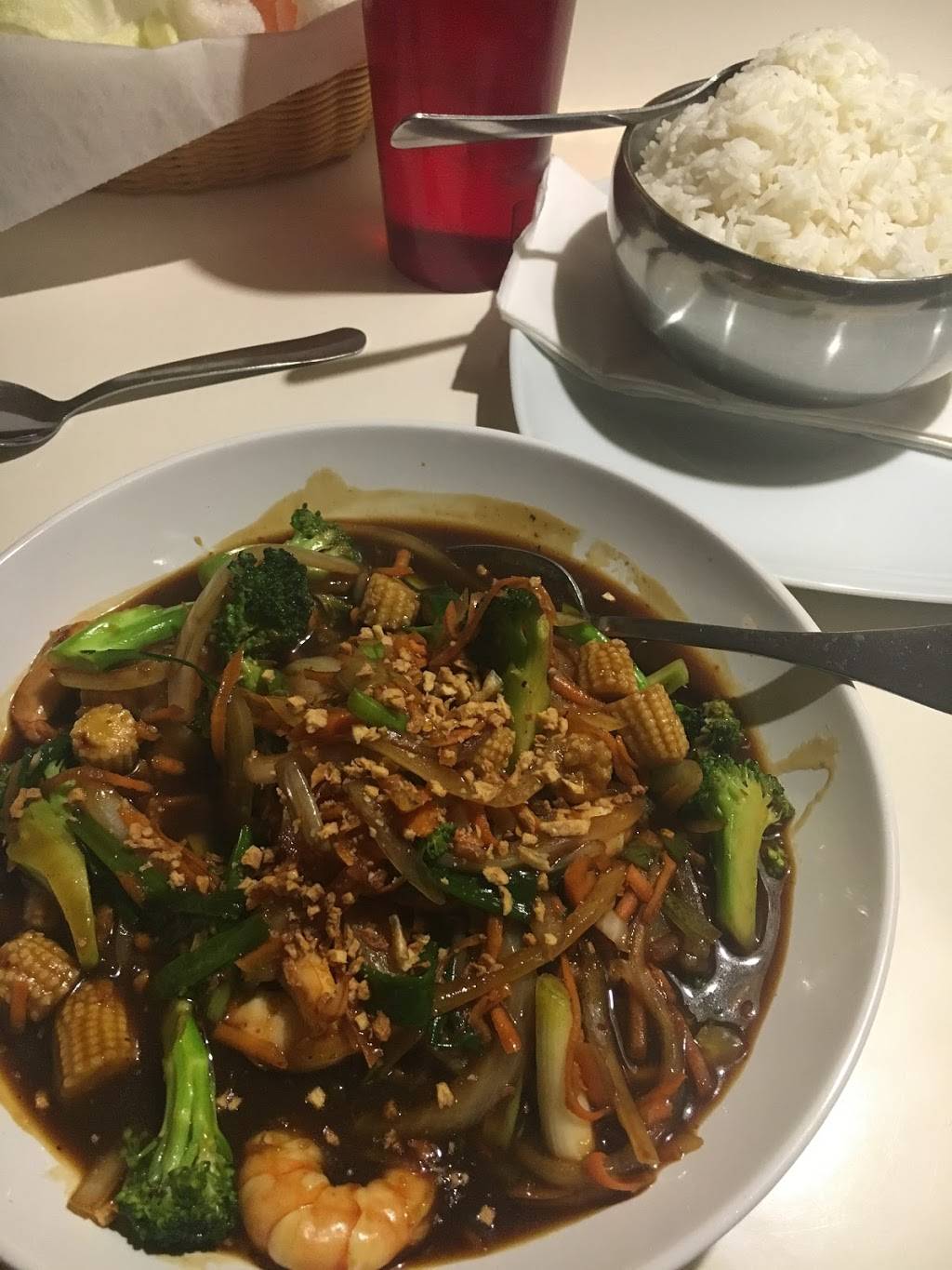 Bangkok Express Cafe | restaurant | 29702 Southfield Rd, Southfield, MI 48076, USA | 2485570993 OR +1 248-557-0993