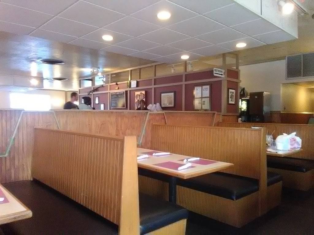 Kissin Cuzzins | restaurant | 951 34th St N, St. Petersburg, FL 33713, USA | 7273233915 OR +1 727-323-3915