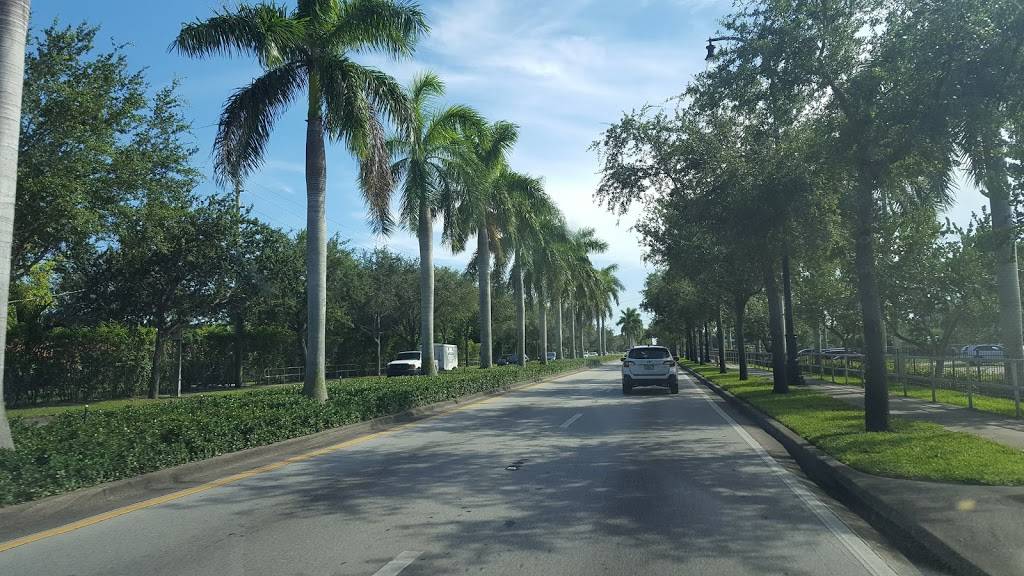 Miami Shores Country Club | restaurant | 10000 Biscayne Blvd, Miami Shores, FL 33138, USA | 3057952360 OR +1 305-795-2360