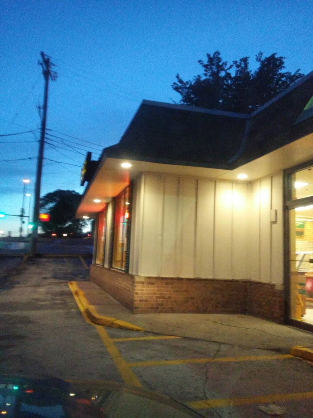 Subway | meal takeaway | 2302 L St, Omaha, NE 68107, USA | 4027338733 OR +1 402-733-8733