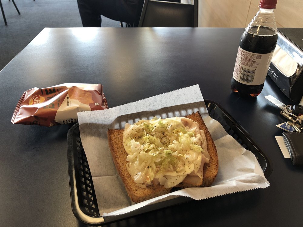 Houstons Famous Deli | restaurant | 2130 Holly Hall St, Houston, TX 77054, USA | 7137992544 OR +1 713-799-2544