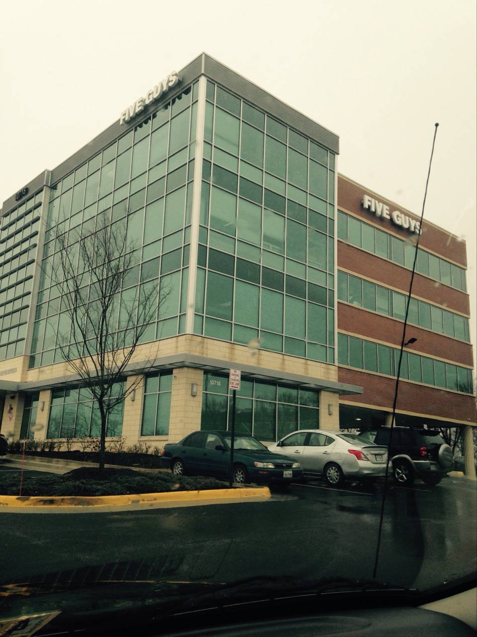 Five Guys HQ | meal takeaway | 10718 Richmond Hwy, Lorton, VA 22079, USA | 7033399500 OR +1 703-339-9500