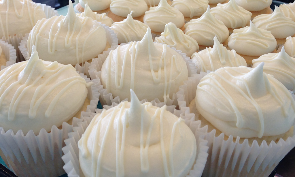 Buttersweet Cupcakes Edmond | restaurant | 16708 N Pennsylvania Ave, Edmond, OK 73012, USA | 4053979395 OR +1 405-397-9395