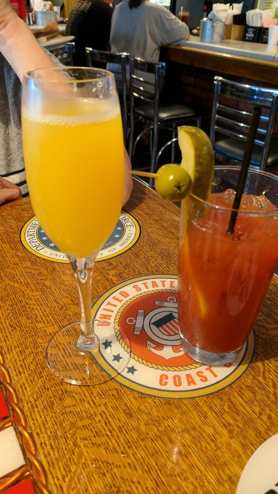 Last Chance Bar & Grill | restaurant | 2713 W Second St, Peoria, IL 61615, USA | 3092435036 OR +1 309-243-5036