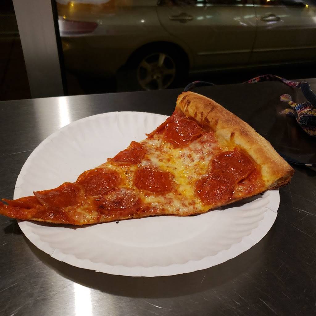 Ians Pizza Milwaukee | Story Hill | restaurant | 5300 W Bluemound Rd, Milwaukee, WI 53208, USA | 4147279200 OR +1 414-727-9200