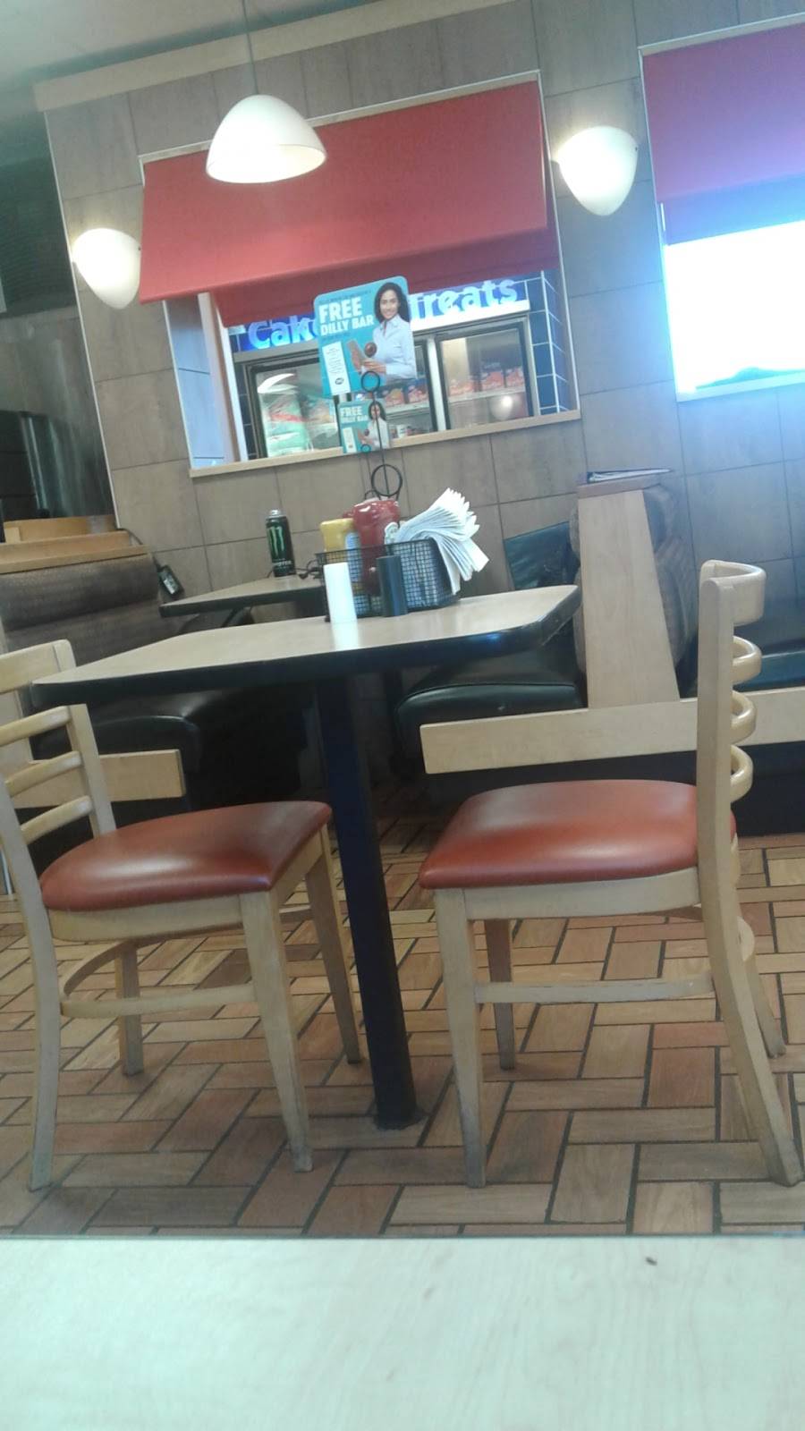 Dairy Queen Grill & Chill | restaurant | 110 Elm St, Clinton, IN 47842, USA | 7658322537 OR +1 765-832-2537