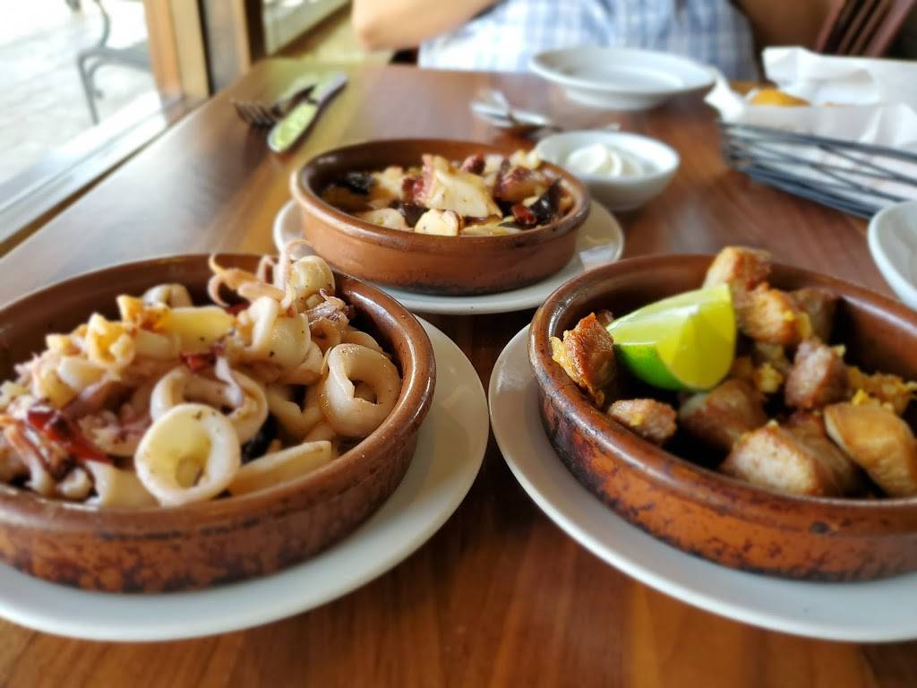 El Meson | restaurant | 2425 University Blvd, Houston, TX 77005, USA | 7135229306 OR +1 713-522-9306