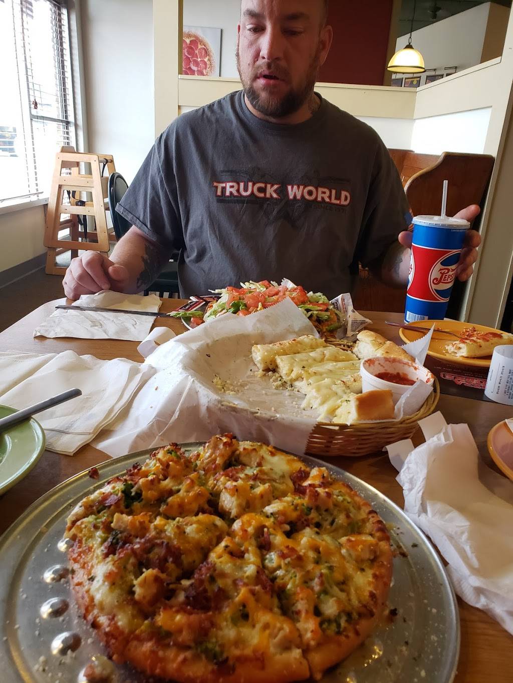 Hubbard Pizza Works | restaurant | 1422, 433 N Main St, Hubbard, OH 44425, USA | 3305341000 OR +1 330-534-1000