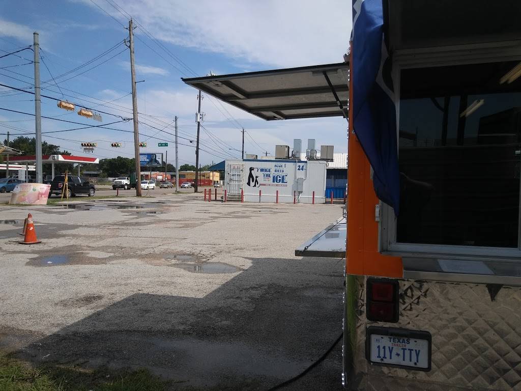 TAQUERIA " TACOS AL 100 " | restaurant | 9501-9523 Airline Dr, Houston, TX 77037, USA | 7133023982 OR +1 713-302-3982