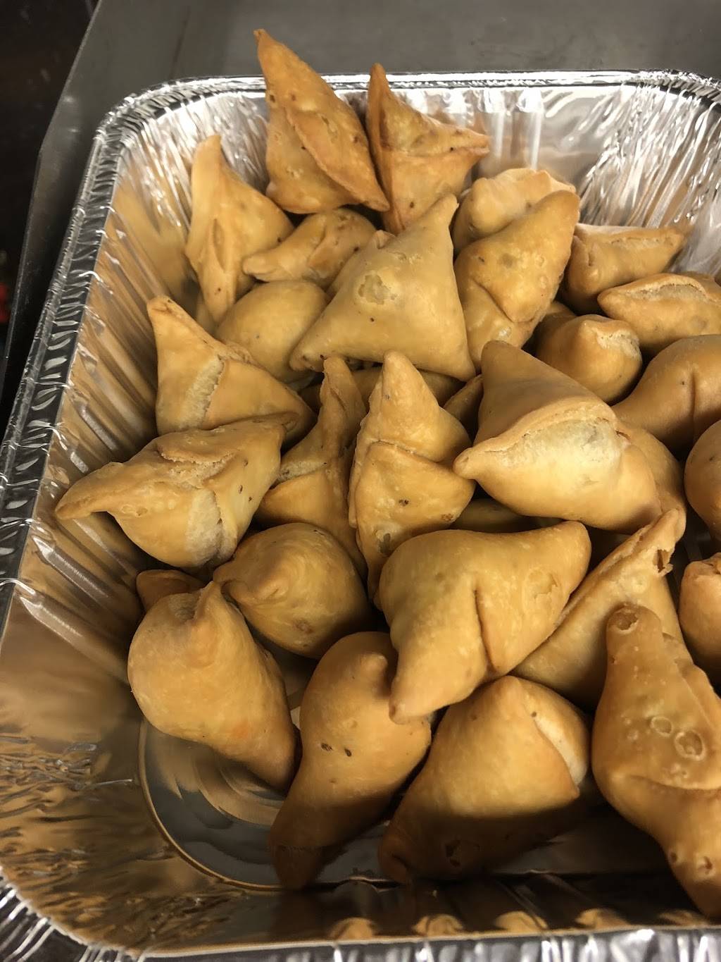 Kaminis Kitchen | restaurant | 213 Main Ave, Passaic, NJ 07055, USA | 9739783107 OR +1 973-978-3107