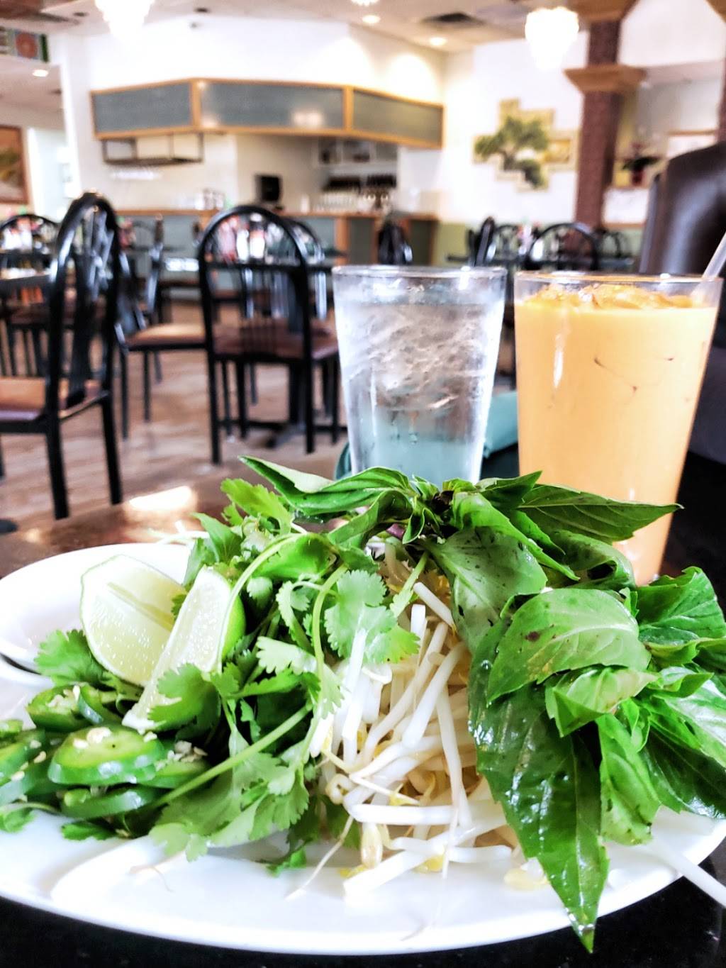 Pho Lan | restaurant | 296 E 29th St, Loveland, CO 80538, USA | 9706854411 OR +1 970-685-4411
