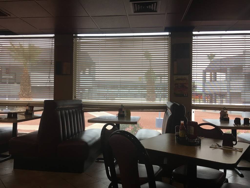 Country Boys Restaurant, Bar and Grill | restaurant | 1820 S 7th St, Phoenix, AZ 85034, USA | 6022522248 OR +1 602-252-2248