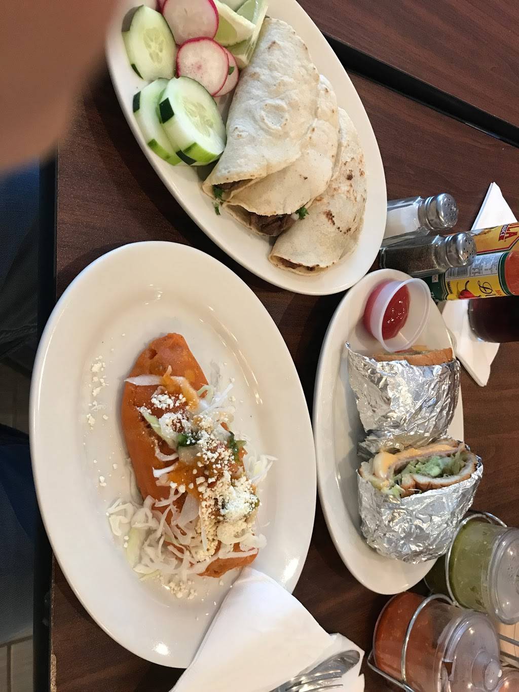 Benitos Place | restaurant | 1437 11th St NW, Washington, DC 20001, USA | 2022990977 OR +1 202-299-0977