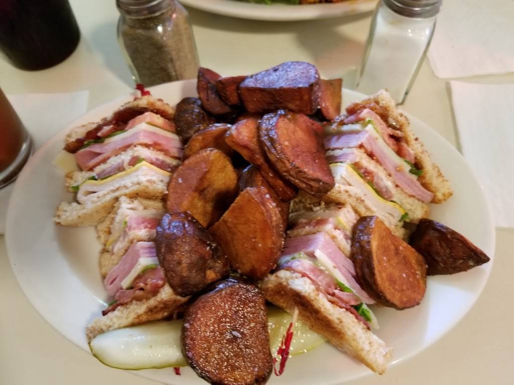 Dots Back Inn | restaurant | 4030 MacArthur Ave, Richmond, VA 23227, USA | 8042663167 OR +1 804-266-3167