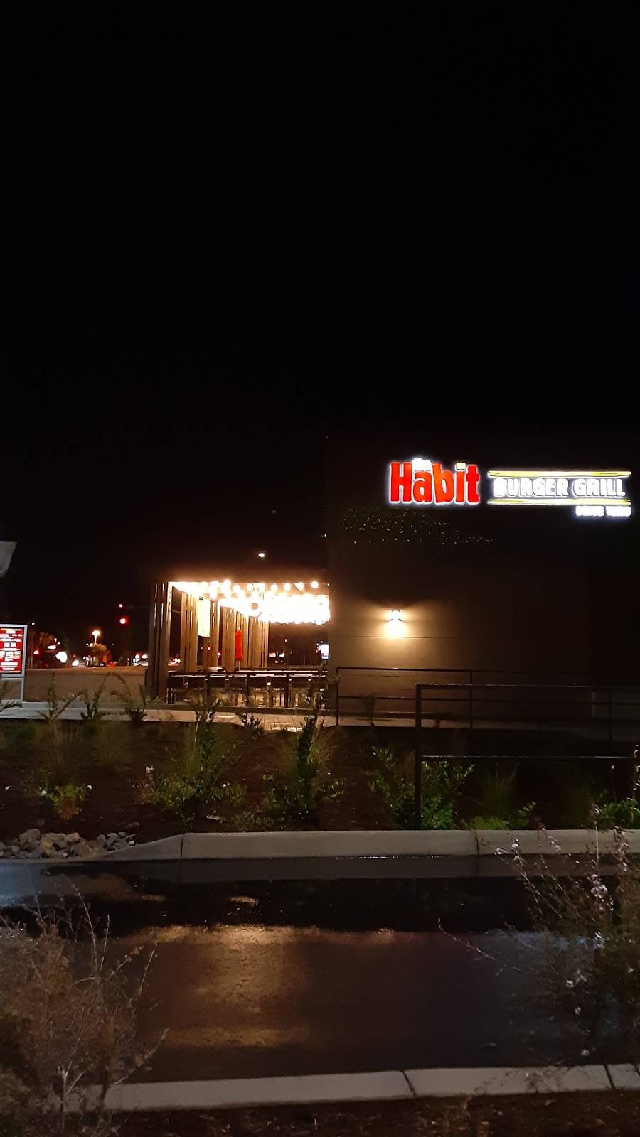 The Habit Burger Grill | restaurant | 3250 W Florida Ave, Hemet, CA 92545, USA | 9515021030 OR +1 951-502-1030