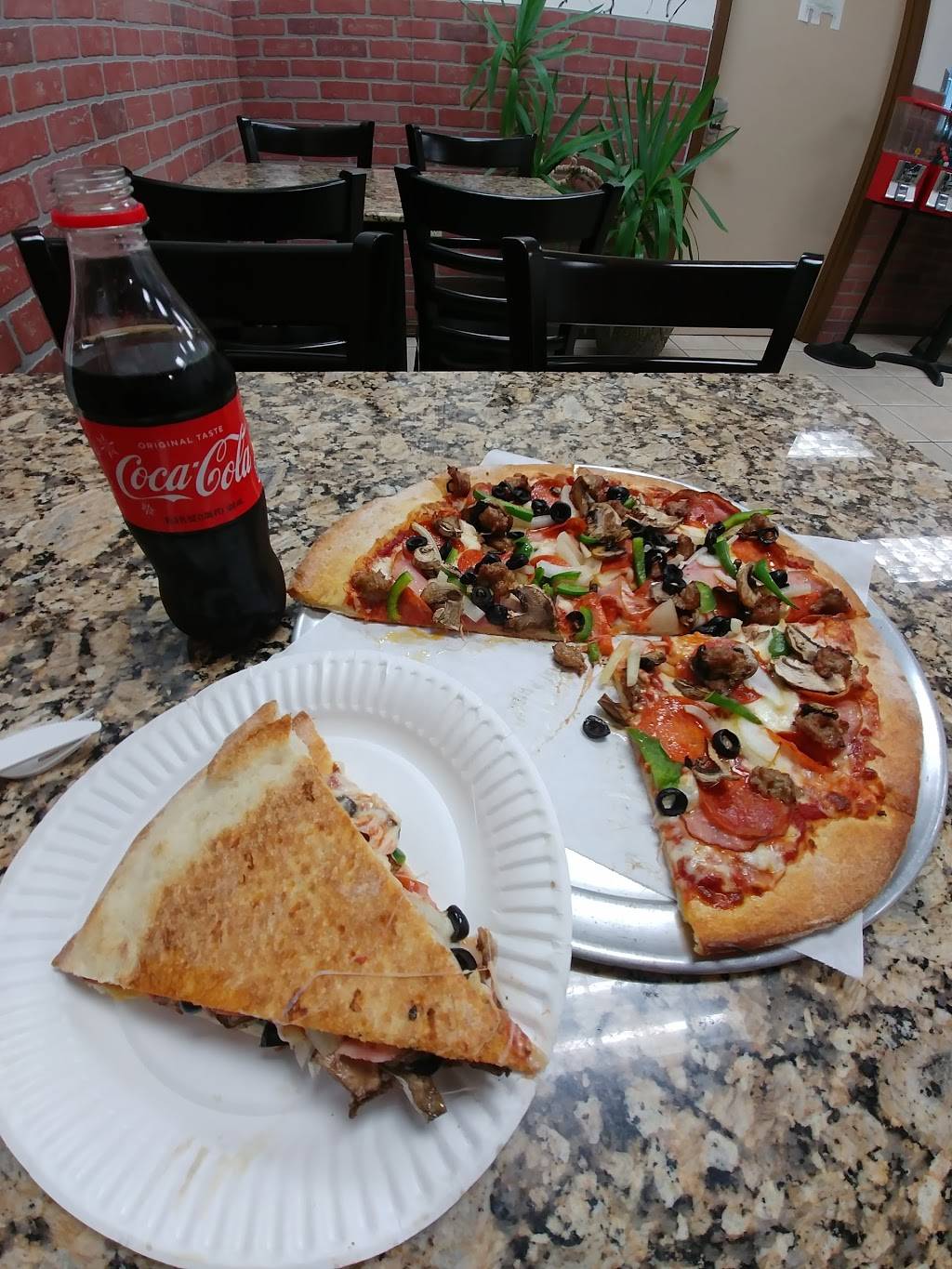 DaddyOs Pizza | restaurant | 5009 Antoine Dr # B, Houston, TX 77092, USA | 7139578008 OR +1 713-957-8008