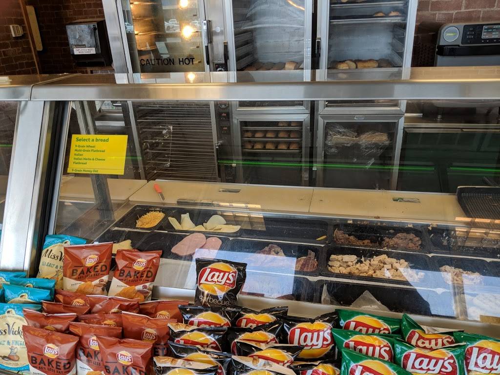 Subway | restaurant | 8608 Abercorn St A, Savannah, GA 31406, USA | 9129273328 OR +1 912-927-3328