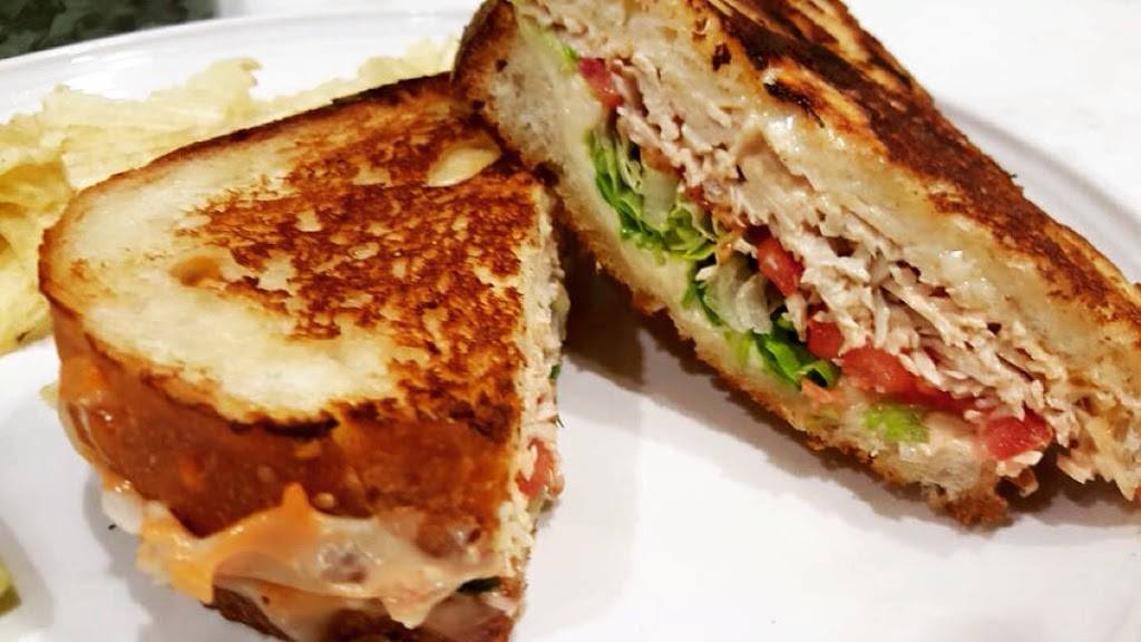 Anthonys Pizza & Italian Restaurant | restaurant | 127 W King St, Malvern, PA 19355, USA | 6106477400 OR +1 610-647-7400