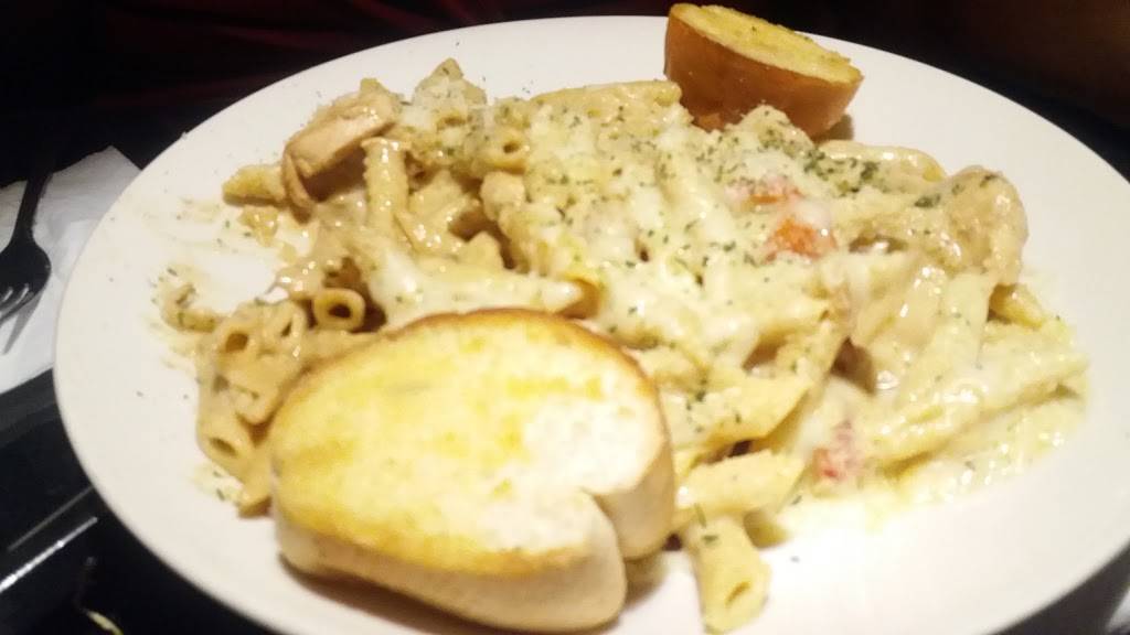 Ragin Cajun Piano Bar | restaurant | 210 W 3rd St, Alton, IL 62002, USA | 6184339119 OR +1 618-433-9119