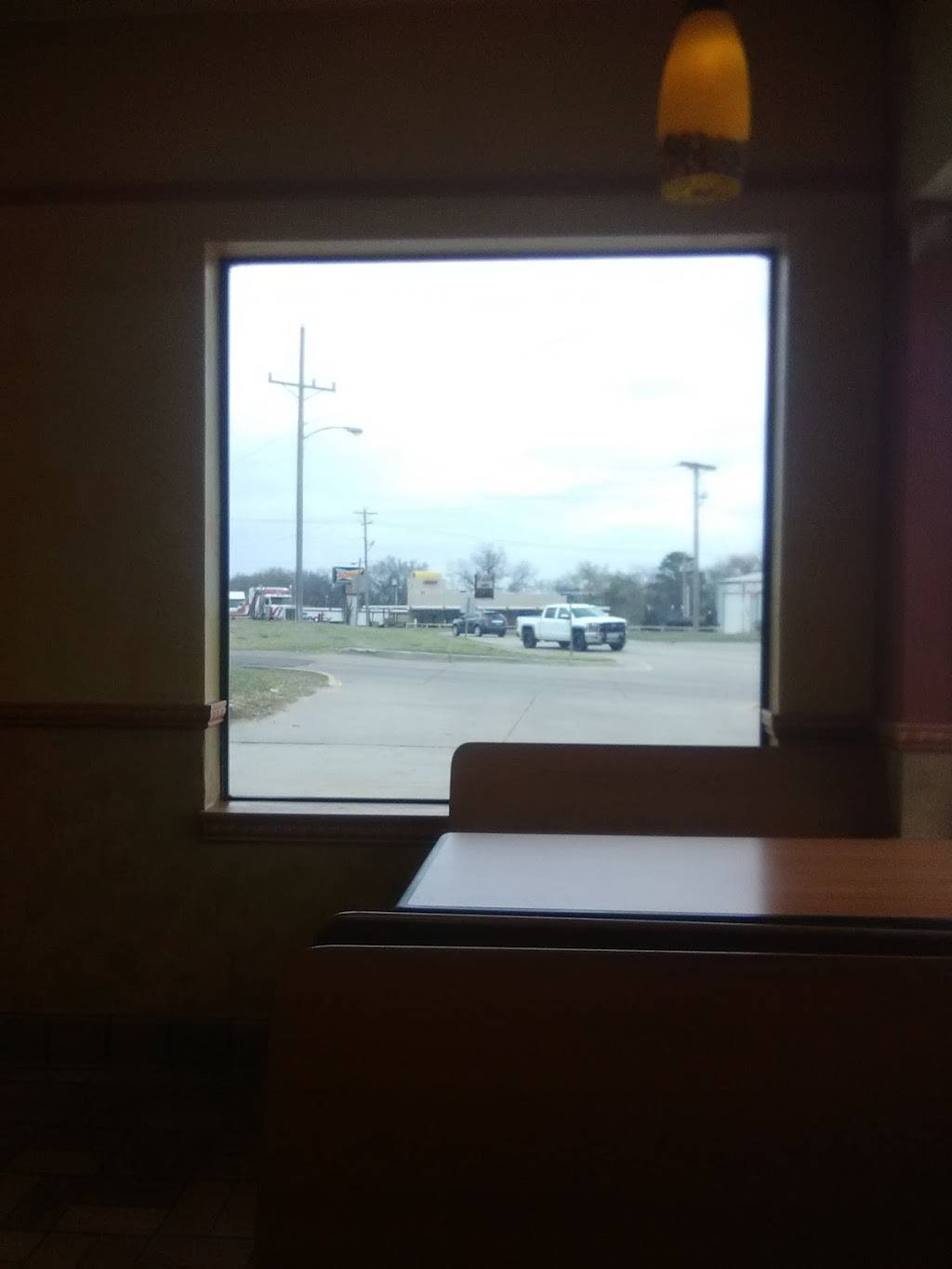 Subway Restaurants | restaurant | 513 N 1st St, Madill, OK 73446, USA | 5806779452 OR +1 580-677-9452