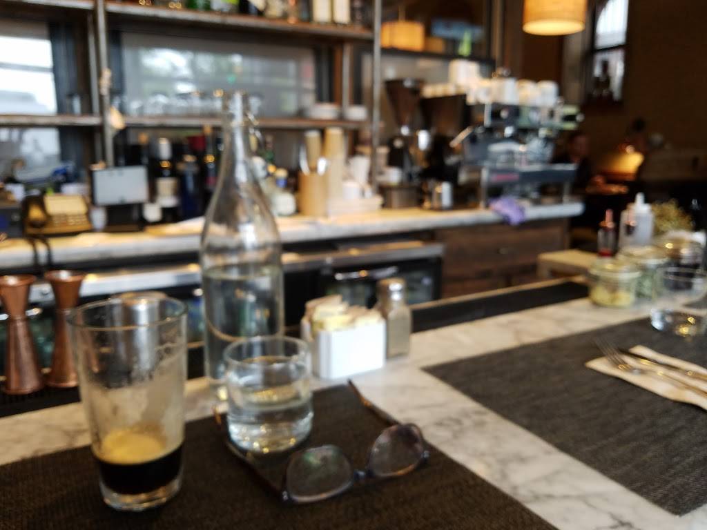 Friedmans | restaurant | 450 10th Ave, New York, NY 10018, USA | 2122681100 OR +1 212-268-1100