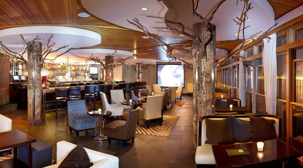 Six Seven restaurant | restaurant | 2411 Alaskan Way, Seattle, WA 98121, USA | 2062694575 OR +1 206-269-4575