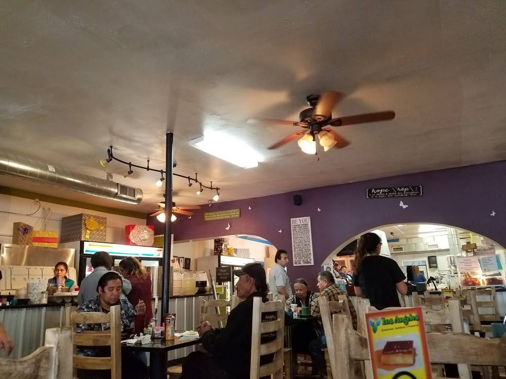Los Angeles Tortilleria, Restaurant & Bakery | restaurant | 300 N Zarzamora St, San Antonio, TX 78207, USA | 2104352400 OR +1 210-435-2400