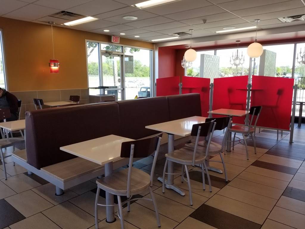 Jack in the Box | restaurant | 404 W Illinois Ave, Dallas, TX 75224, USA | 2149465019 OR +1 214-946-5019