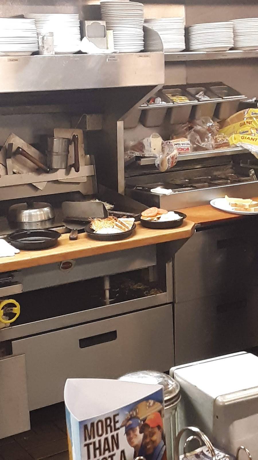 Huddle House | meal takeaway | 709 W Spring St, Monroe, GA 30655, USA | 7702070007 OR +1 770-207-0007