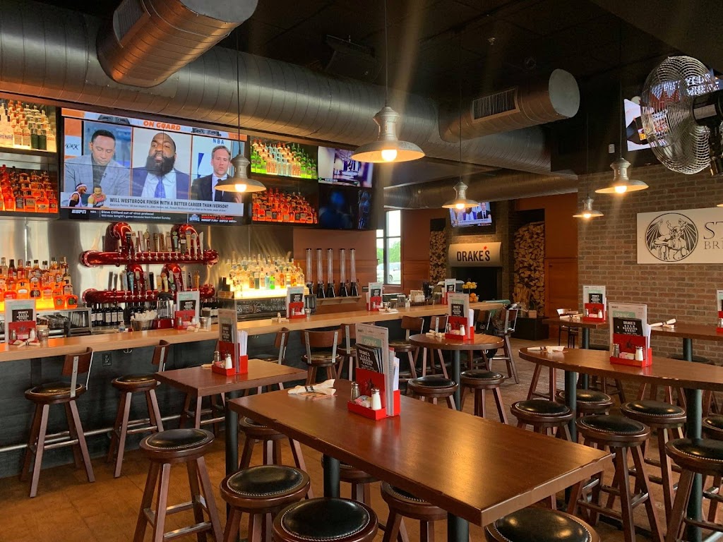 Drakes Clarksville | restaurant | 120 S Hampton Pl, Clarksville, TN 37040, USA | 9318022901 OR +1 931-802-2901