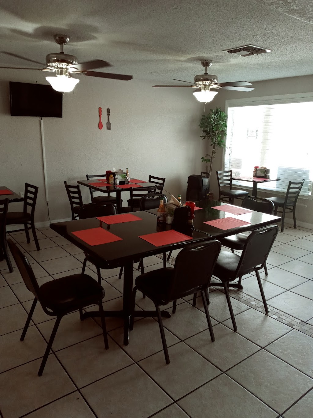 Cottons Kitchen | restaurant | 305 Pine St, Leesburg, FL 34748, USA | 3524600674 OR +1 352-460-0674