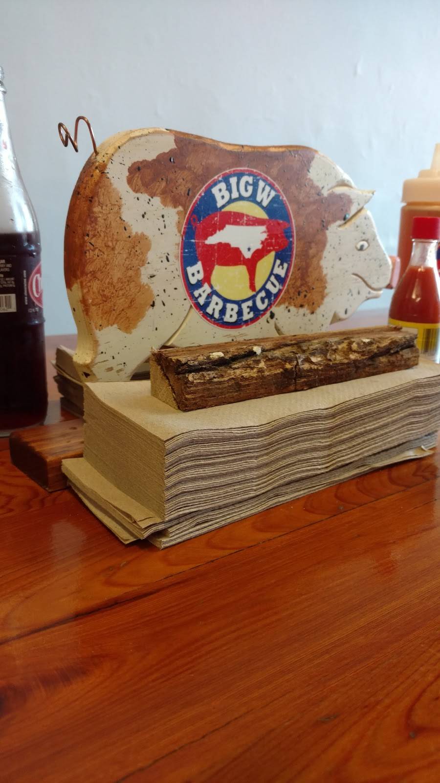 Big W Barbecue | restaurant | 600 S Madison St, Whiteville, NC 28472, USA | 9102076316 OR +1 910-207-6316