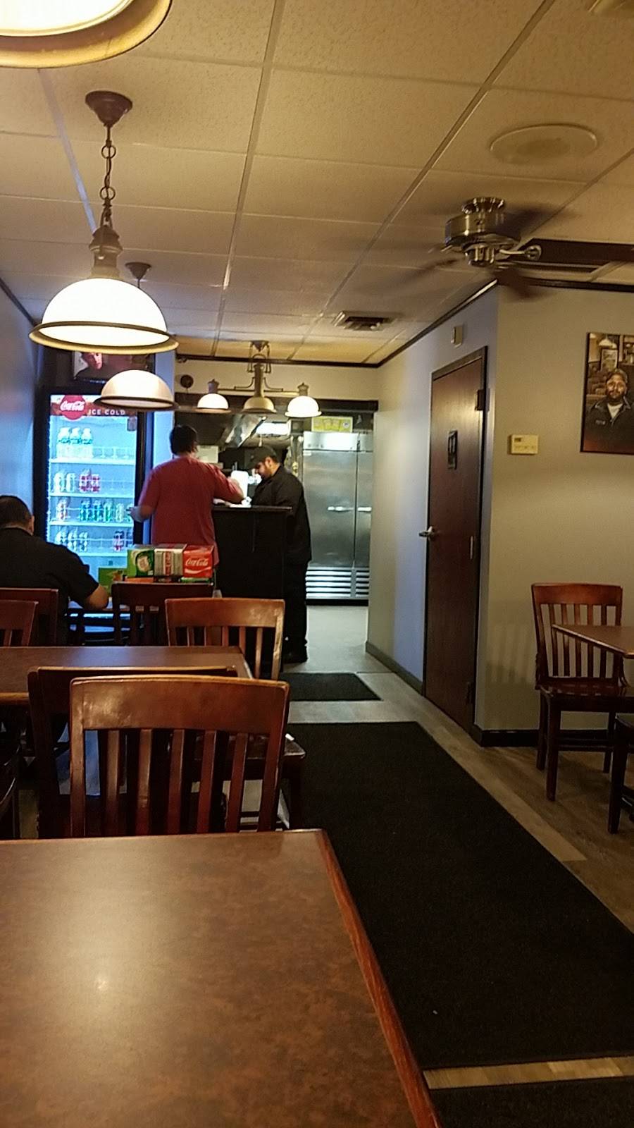 Cavros Pizzeria | restaurant | 184 Main St, East Hartford, CT 06118, USA | 8608951102 OR +1 860-895-1102