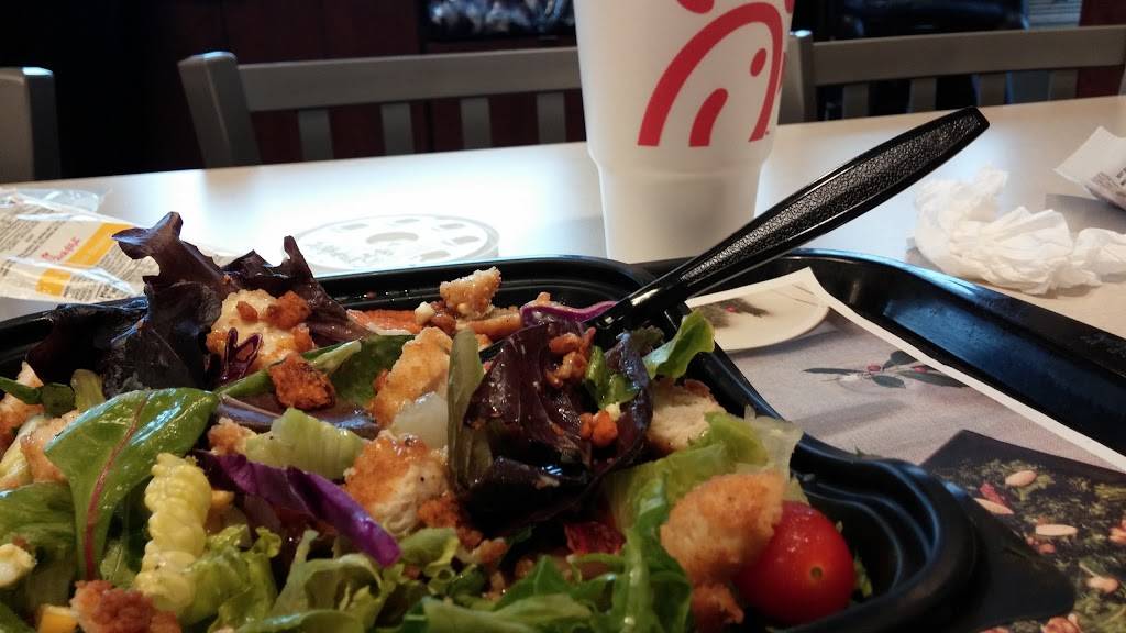 Chick-fil-A | restaurant | 1980 Union Ave, Memphis, TN 38104, USA | 9012720511 OR +1 901-272-0511