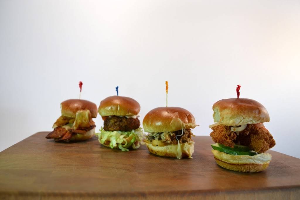 Slys Sliders and Fries ???? | restaurant | 1710 Abercorn St, Savannah, GA 31401, USA | 9122394219 OR +1 912-239-4219